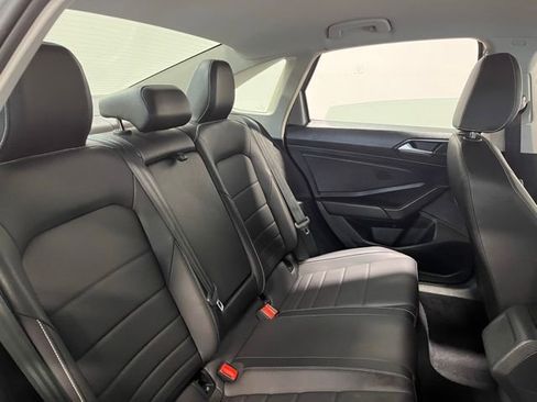 Used 2024 Volkswagen Jetta SE image 13