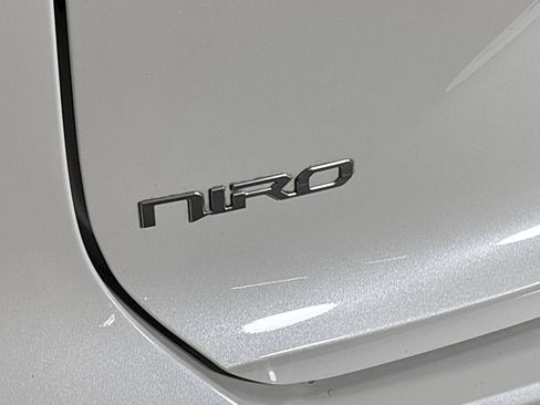 Certified 2025 Kia Niro EX FWD image 25