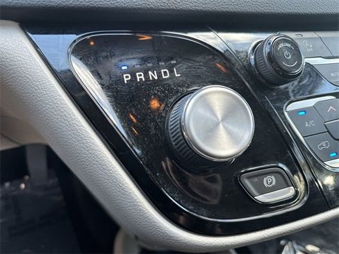 Used 2021 Chrysler Voyager L image 23