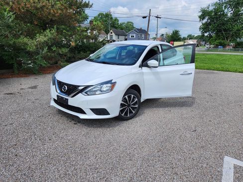 Used 2017 Nissan Sentra SV FWD image 1