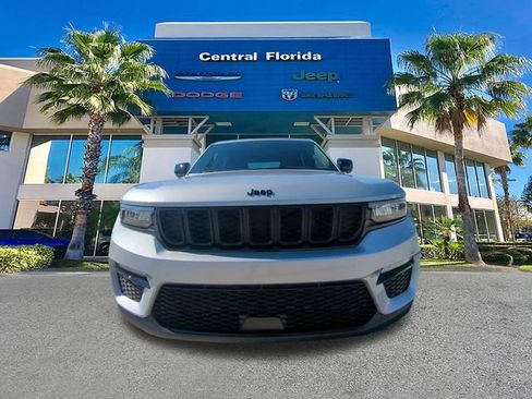 New 2025 Jeep Grand Cherokee Limited w/ Black Appearance Package RWD image 3