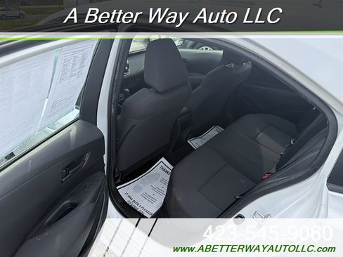 Used 2022 Toyota Corolla LE w/ Carpet Mat Package (TMS) FWD image 9