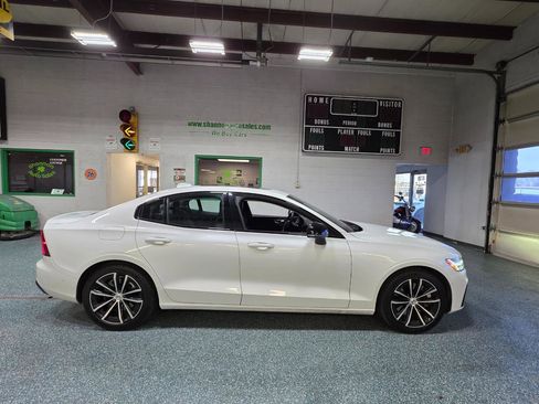 Used 2023 Volvo S60 T8 Plus image 5