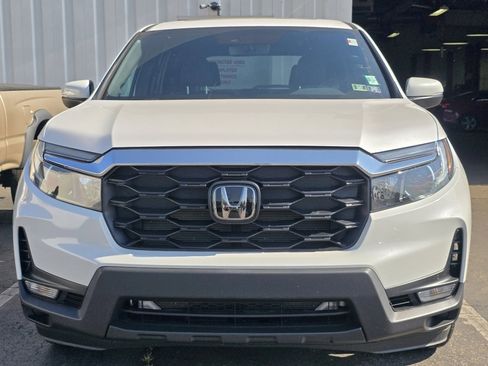 Used 2023 Honda Passport EX-L image 2