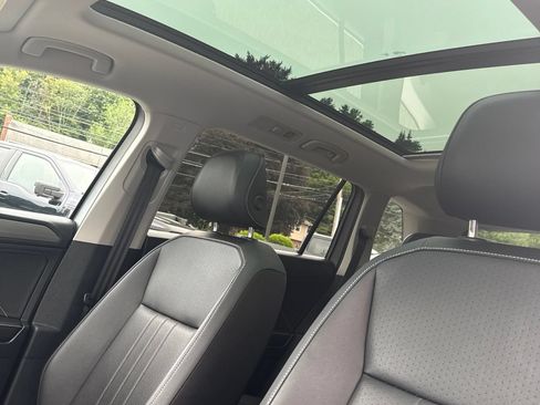 Used 2023 Volkswagen Tiguan SE w/ Panoramic Sunroof Package AWD/4WD image 8