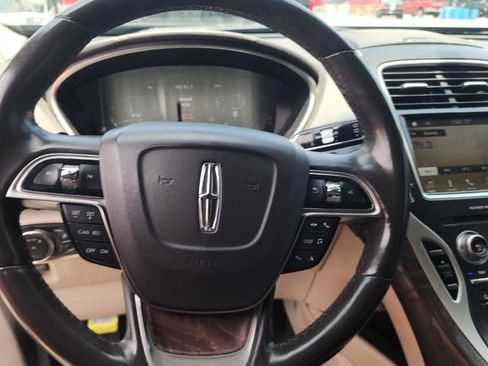 Used 2019 Lincoln Nautilus Select FWD image 12
