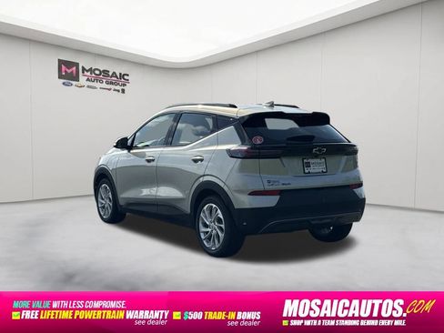 Used 2023 Chevrolet Bolt EUV LT w/ Driver Confidence Package FWD image 5