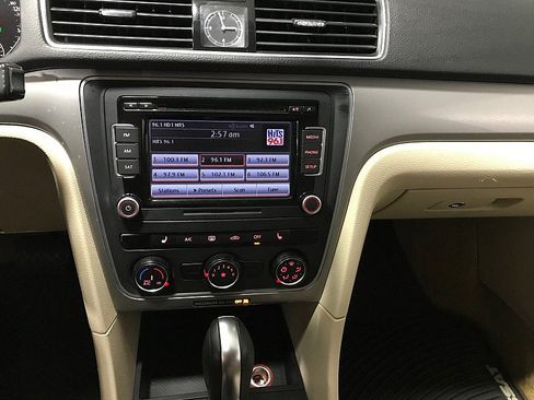 Used 2015 Volkswagen Passat 1.8T Limited Edition image 26