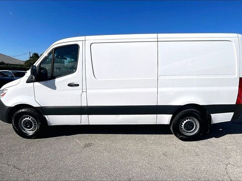 Used 2021 Mercedes-Benz Sprinter 2500 w/ Driver Convenience Package image 14