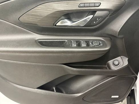 Used 2021 GMC Terrain SLT w/ Infotainment Package II FWD image 14