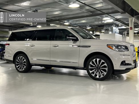 Used 2022 Lincoln Navigator L Reserve AWD/4WD image 1