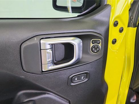 Used 2023 Jeep Wrangler Unlimited Sport AWD/4WD image 11