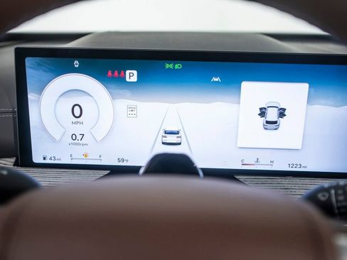 Used 2025 Genesis GV80 3.5T Prestige image 26