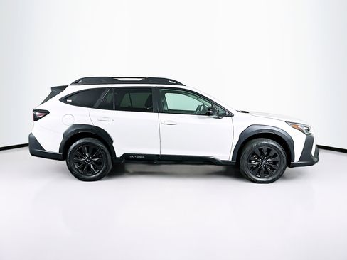 Used 2025 Subaru Outback Onyx Edition image 10