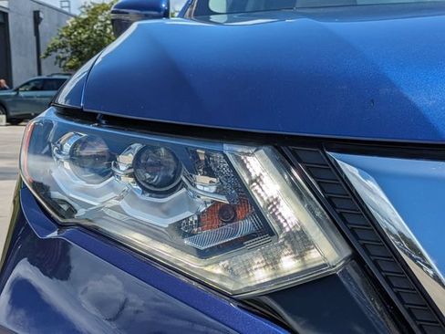 Used 2019 Nissan Rogue SL w/ Premium Package FWD image 10