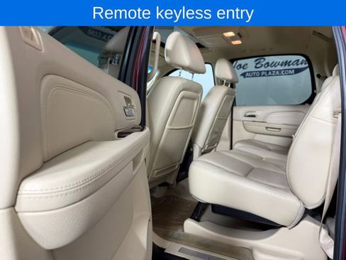 Used 2007 Cadillac Escalade EXT w/ Information Package AWD/4WD image 14