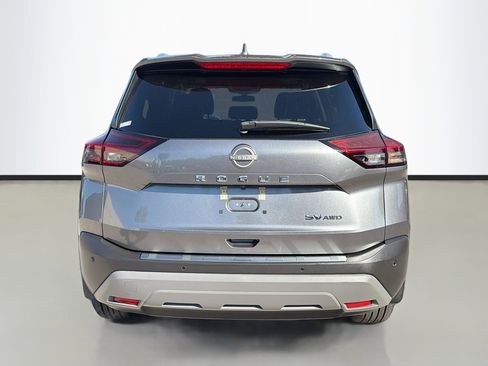 Used 2023 Nissan Rogue SV w/ SV Premium Package image 4
