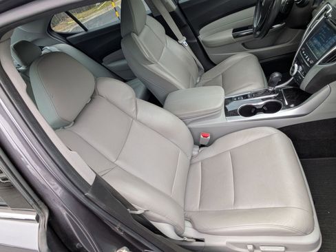 Used 2018 Acura TLX w/ Technology Package image 29