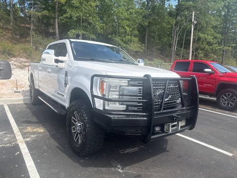 Used 2019 Ford F250 Lariat w/ Lariat Value Package AWD/4WD image 1