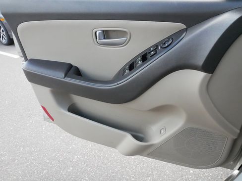 Used 2009 Hyundai Elantra GLS FWD image 27