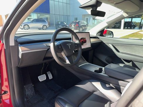 Used 2022 Tesla Model Y Performance image 11