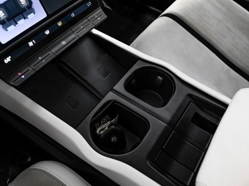 Used 2023 Fisker Ocean Extreme image 26