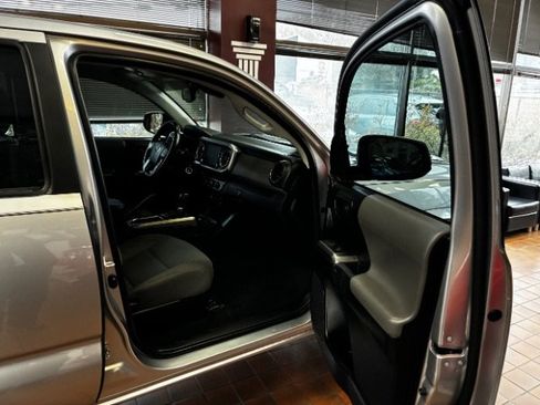 Used 2021 Toyota Tacoma SR5 image 28