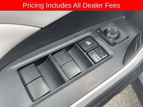 Used 2020 Toyota RAV4 XLE AWD/4WD image 19