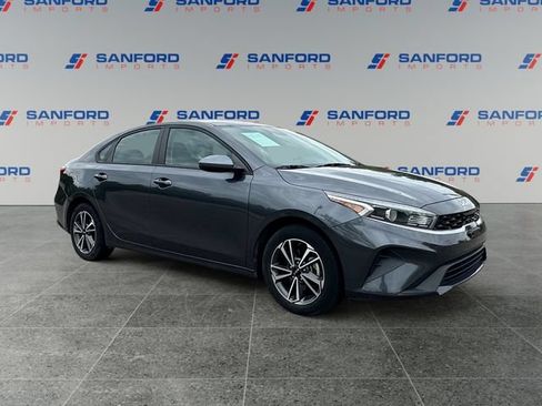 Used 2023 Kia Forte LXS FWD image 7