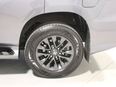 Used 2022 Lexus GX 460 Premium w/ Premium Plus Package AWD/4WD image 34