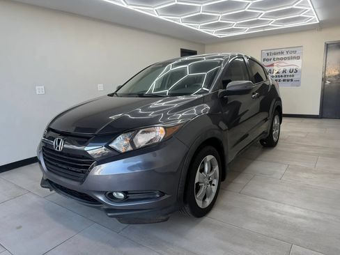 Used 2017 Honda HR-V EX image 3