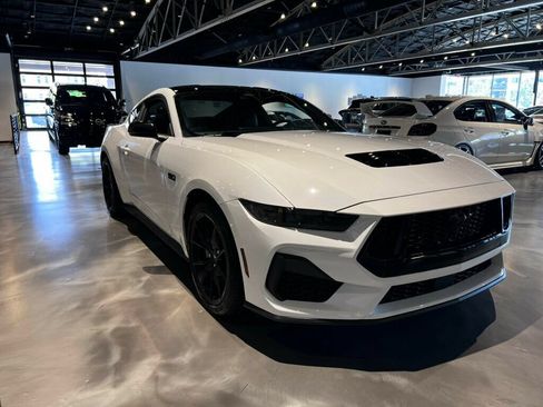 Used 2025 Ford Mustang GT Premium RWD image 7