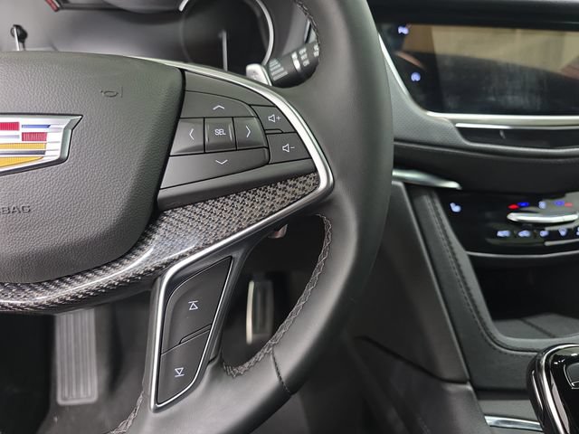 Certified 2025 Cadillac XT5 Sportv w/ LPO, Red Accent Package AWD/4WD image 15
