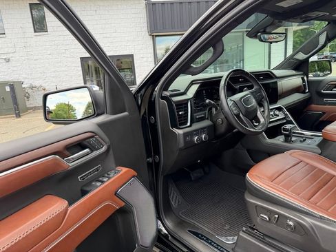 Used 2024 GMC Sierra 1500 Denali Ultimate AWD/4WD image 16