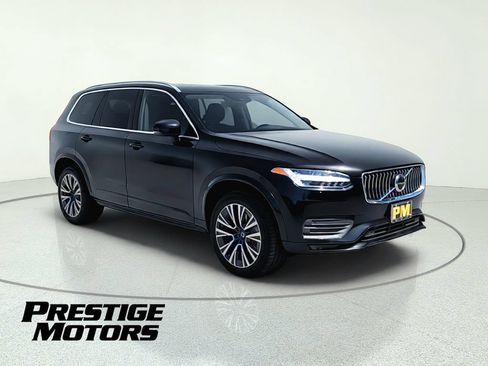 Used 2020 Volvo XC90 T6 Momentum AWD/4WD image 1
