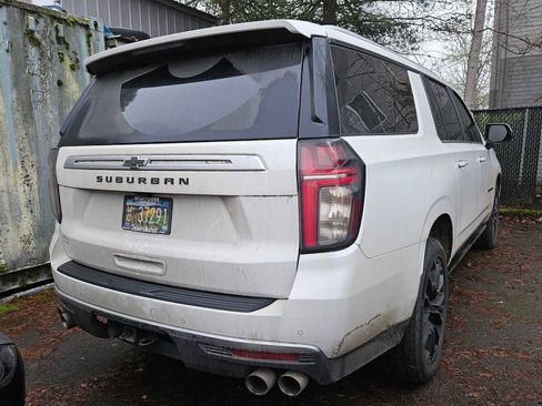Used 2022 Chevrolet Suburban High Country image 2