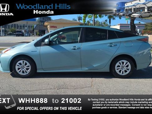 Used 2017 Toyota Prius Two w/ Carpet Mat Package FWD image 8