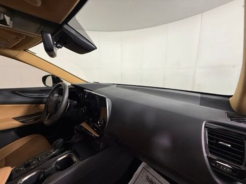 Used 2023 Lexus NX 250 FWD w/ Towing Package (2000 Lbs) image 27