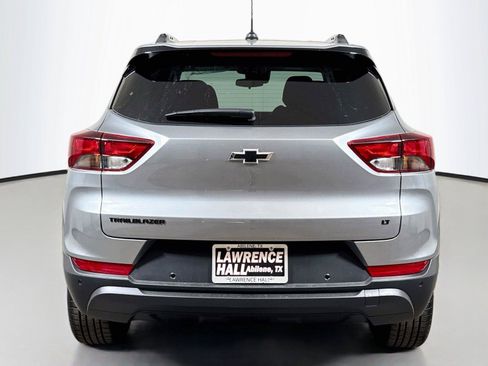 New 2026 Chevrolet TrailBlazer LT w/ Midnight Edition FWD image 4
