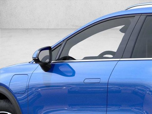 New 2026 Chevrolet Equinox EV LT image 12