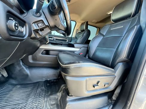 Used 2022 RAM 4500 Laramie AWD/4WD image 16