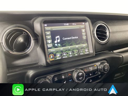 Used 2022 Jeep Wrangler Unlimited Sahara w/ LED Lighting Group AWD/4WD image 4