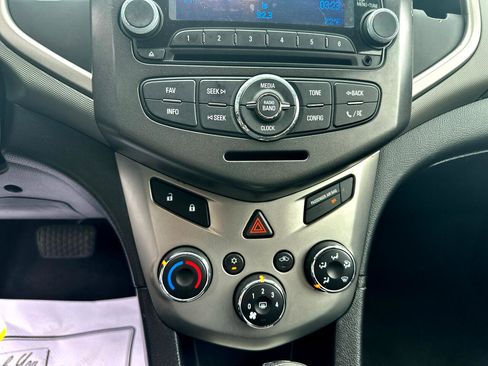 Used 2015 Chevrolet Sonic LT image 18
