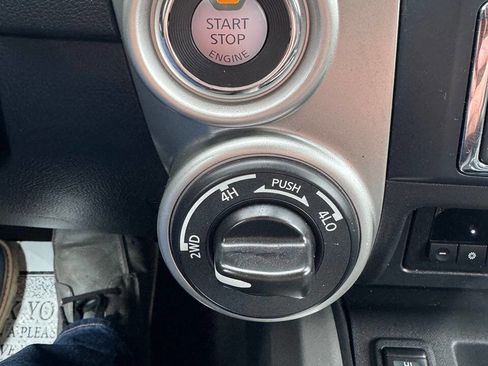 Used 2021 Nissan Titan SV w/ SV Convenience Package AWD/4WD image 16