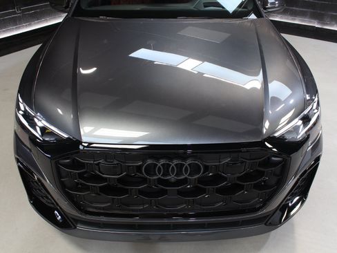 Used 2024 Audi SQ8 Prestige AWD/4WD image 10