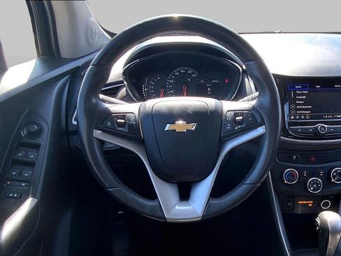 Certified 2022 Chevrolet Trax LT w/ Driver Confidence Package AWD/4WD image 6