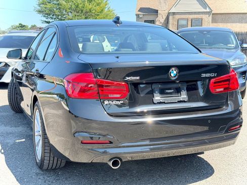 Used 2018 BMW 320i xDrive Sedan w/ Convenience Package AWD/4WD image 6