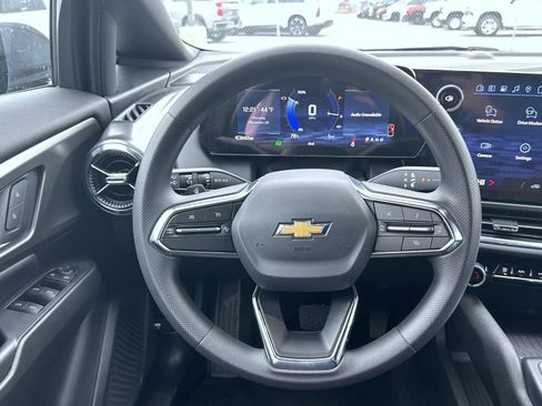 New 2026 Chevrolet Equinox EV LT image 11