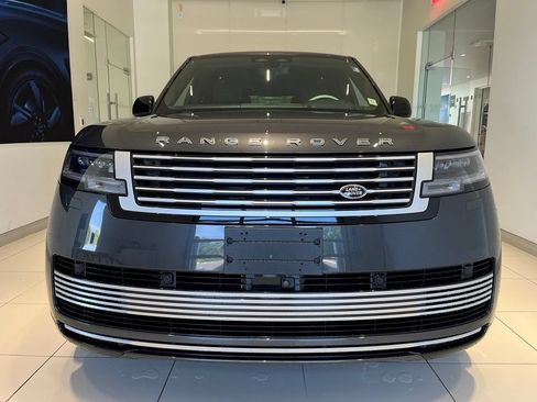 Used 2024 Land Rover Range Rover SV AWD/4WD image 10