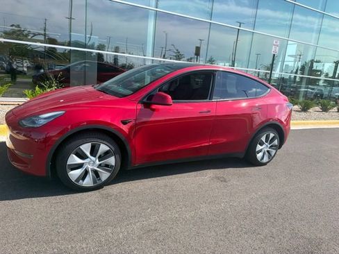 Used 2021 Tesla Model Y Long Range AWD/4WD image 3